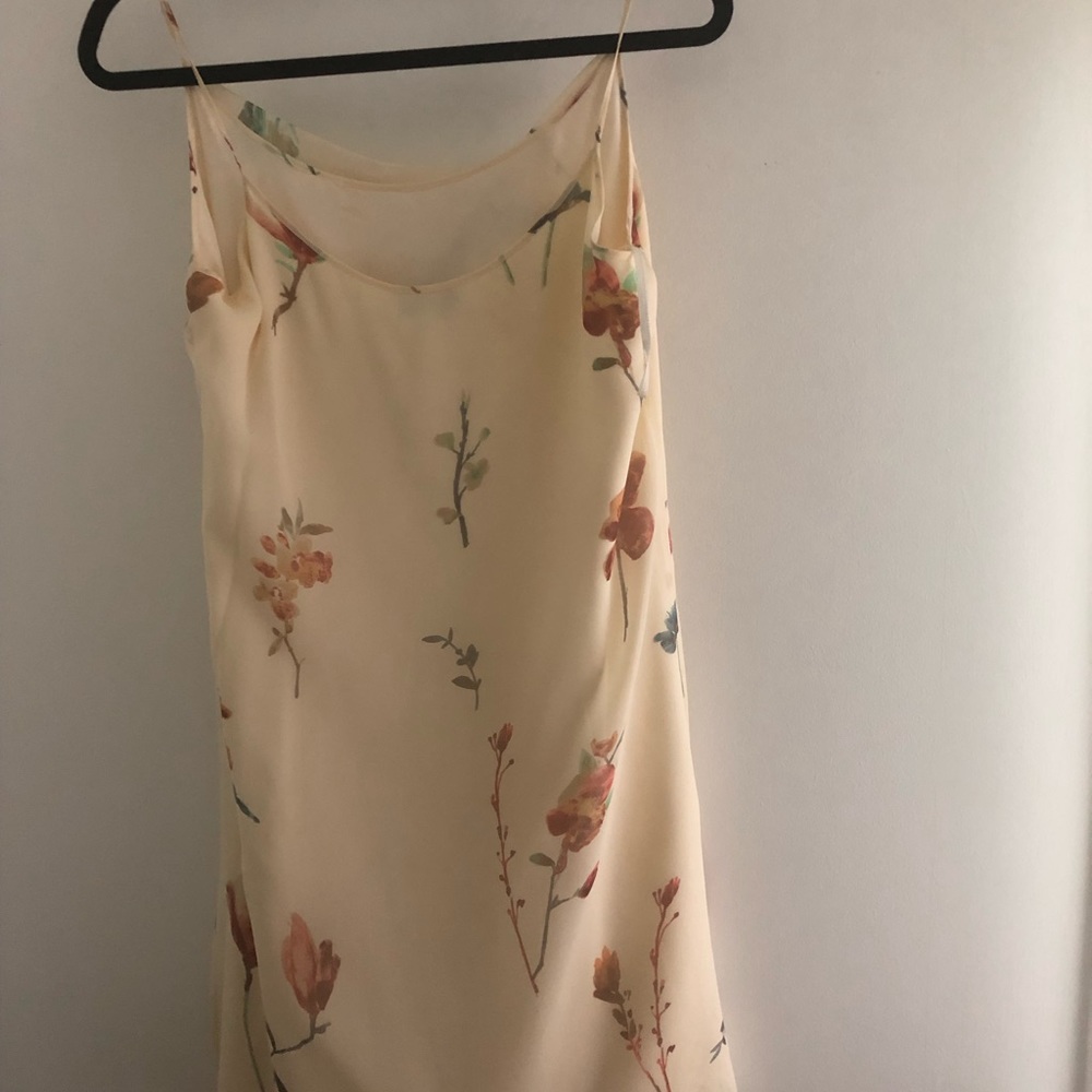 Dress - Picture 4 of 8